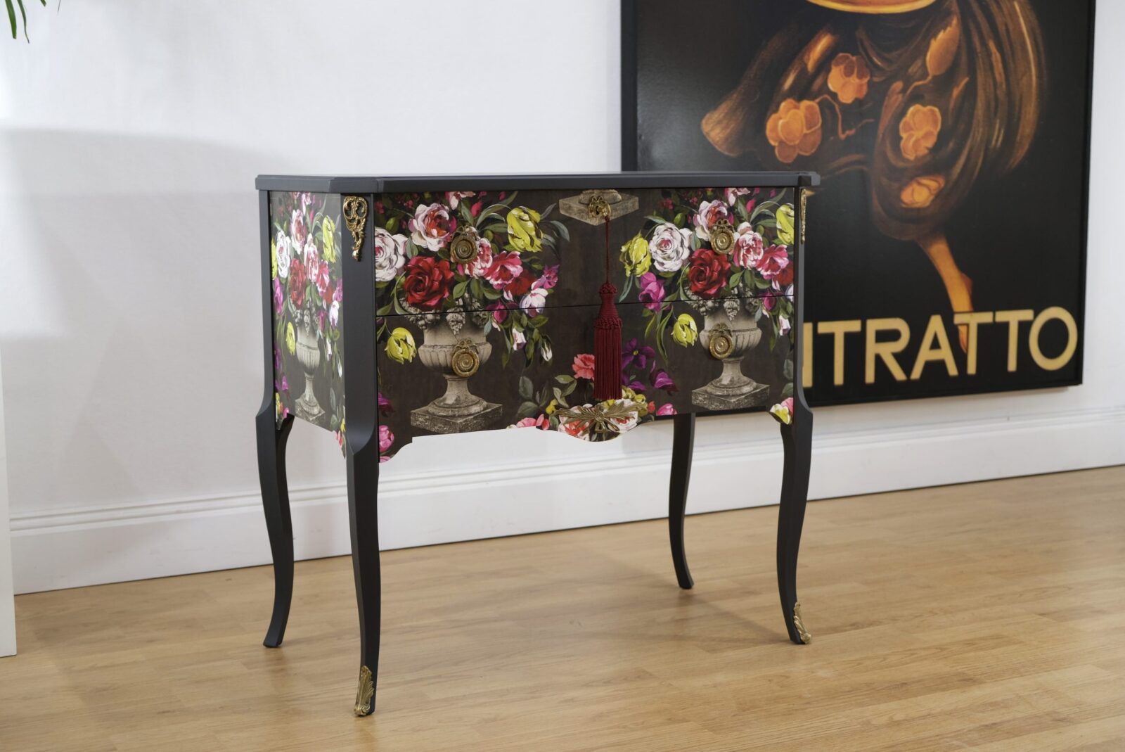 GUSTAVIAN ROSES - LIKADAN KAN BESTÄLLAS