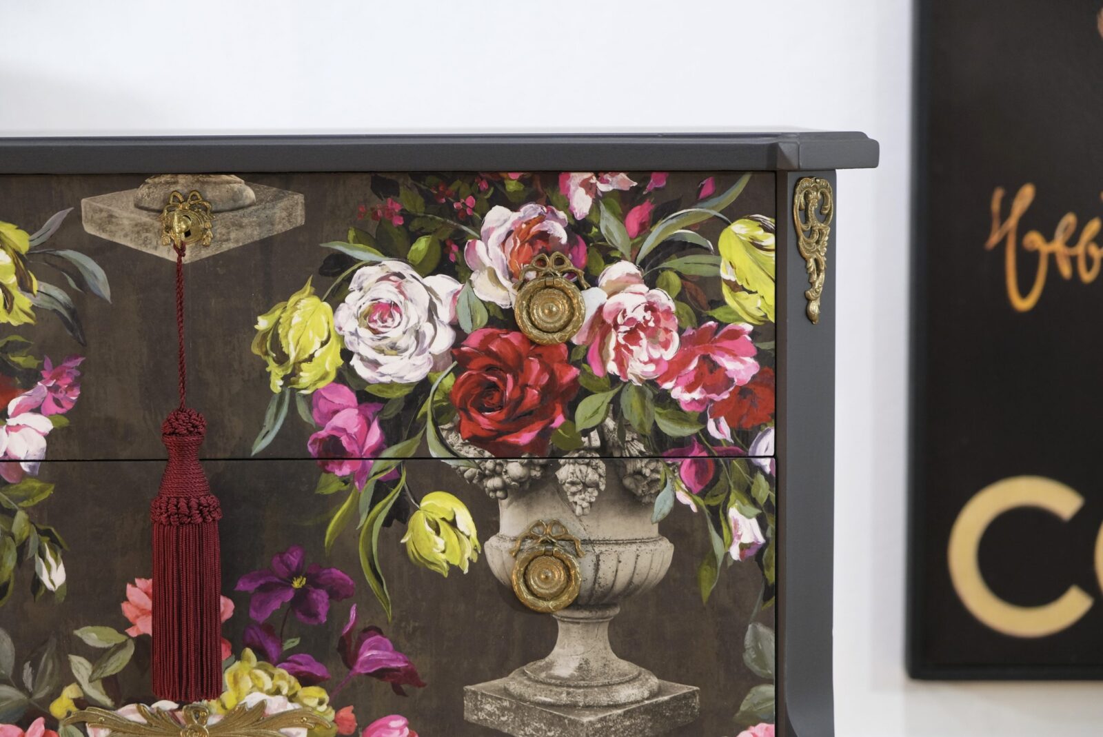 GUSTAVIAN ROSES - LIKADAN KAN BESTÄLLAS