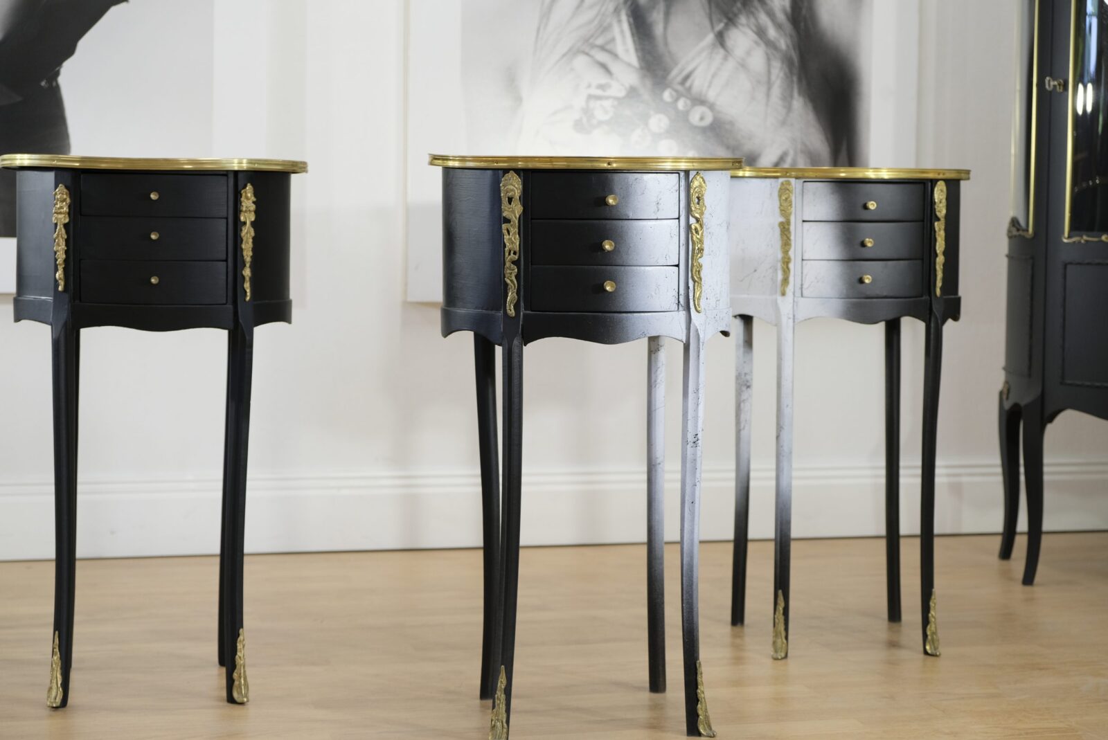 Sängbord – Louis XVI-stil i Matt Svart & Vitt