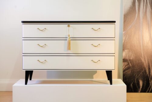 SWEDISH MODERN - CHANEL STYLE - Liknande går att beställa