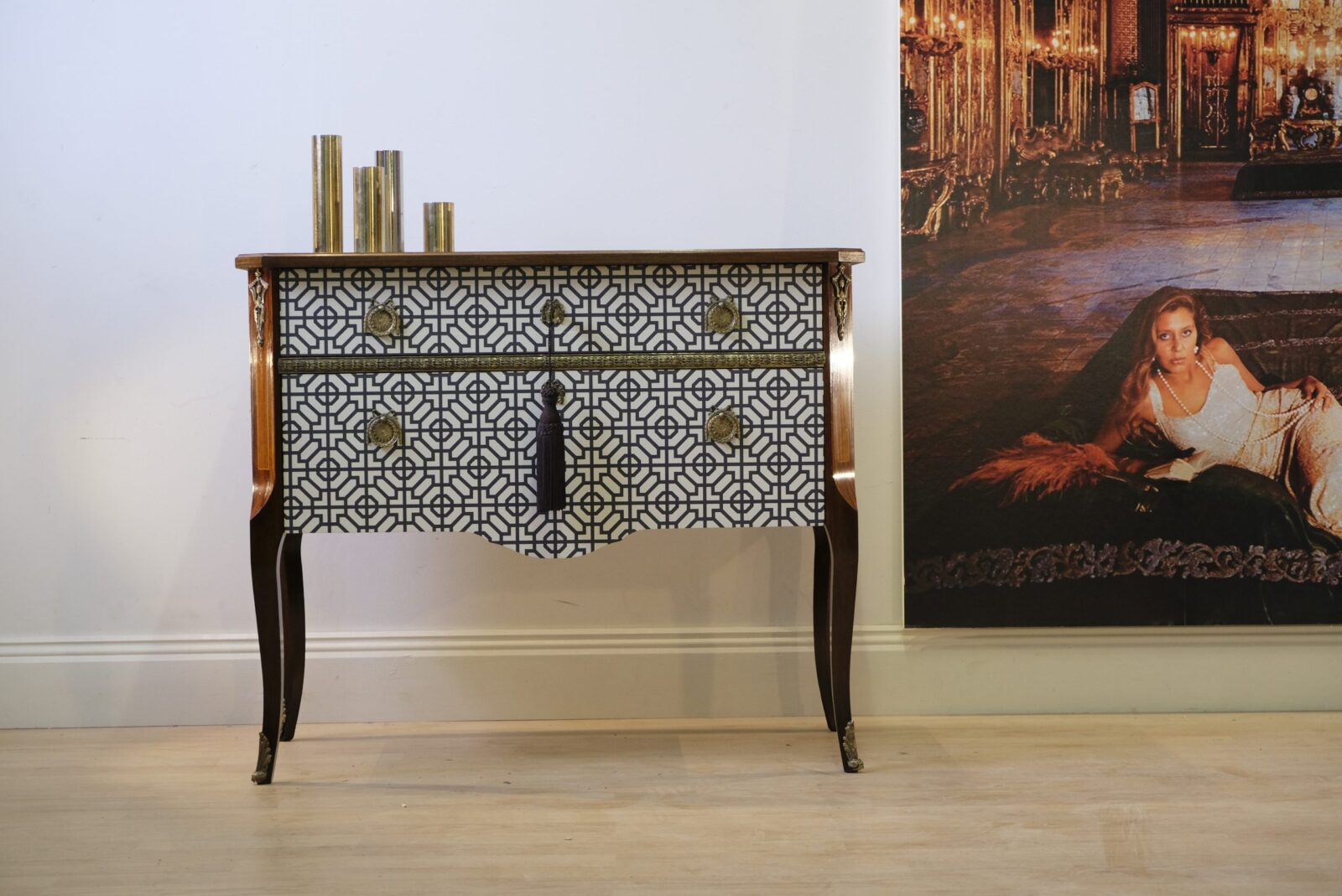 gustaviansk_byra_wooden Kommode schwarz-weiß mit Intarsien – gustavianisch