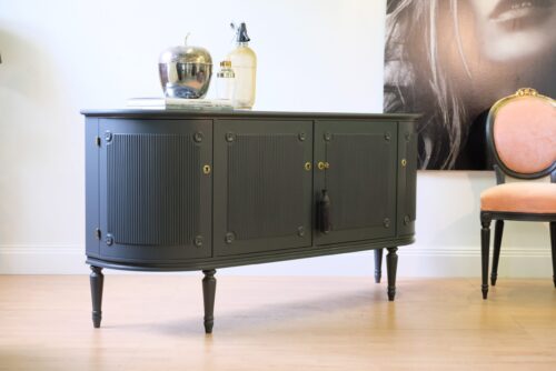 GUSTAVIANSKT SIDEBOARD - Liknande/Likadant går att beställa